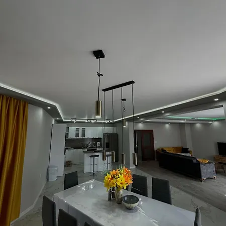 The Hillside Pensión