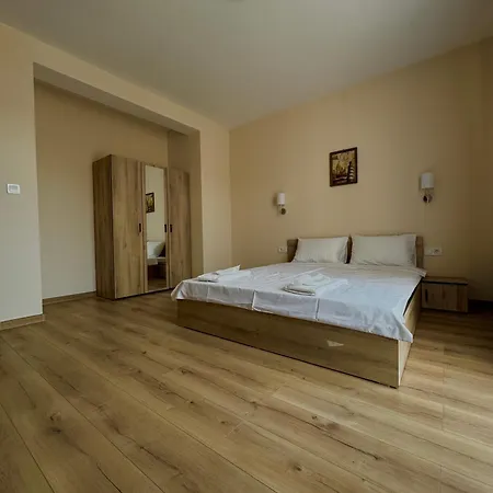 The Hillside 4*