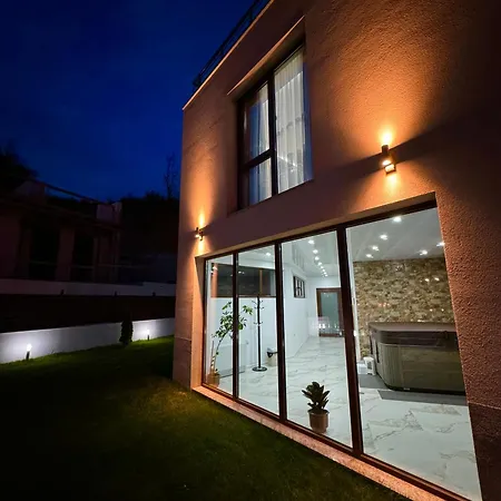 The Hillside Pensión 4*