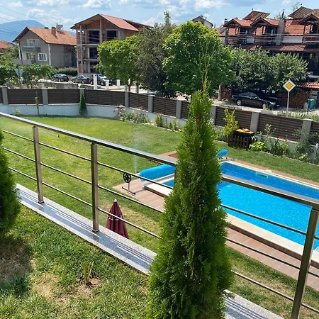 בית הארחה The Hillside 4*